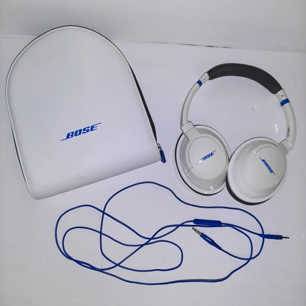 Bose SoundTrue Headphone With Carrying Case